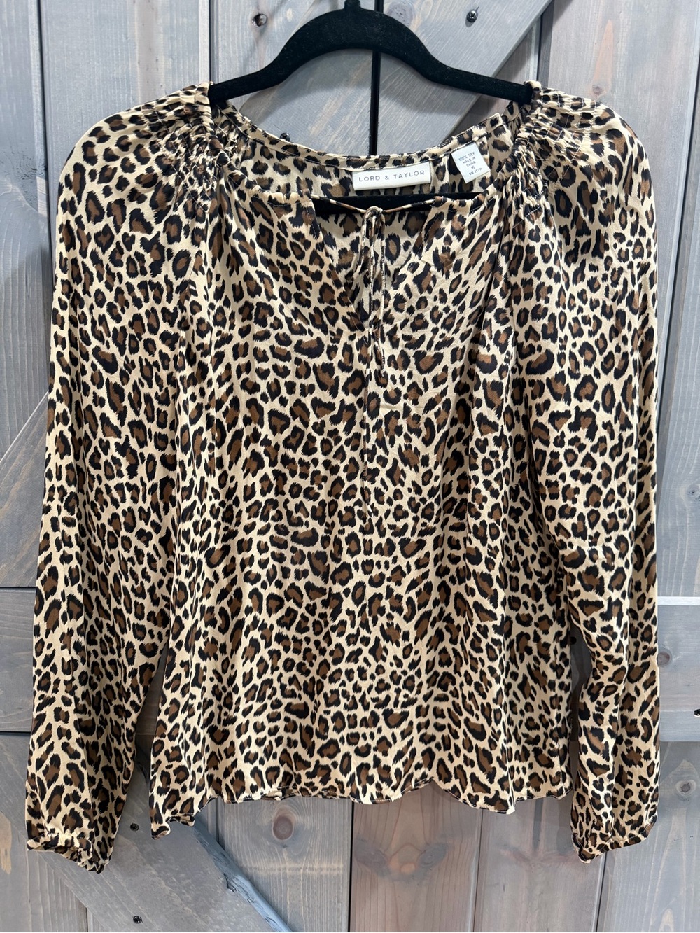 Lord & Taylor 100% Silk Leopard Print Tie Neck Blouse Size 6 mob wife